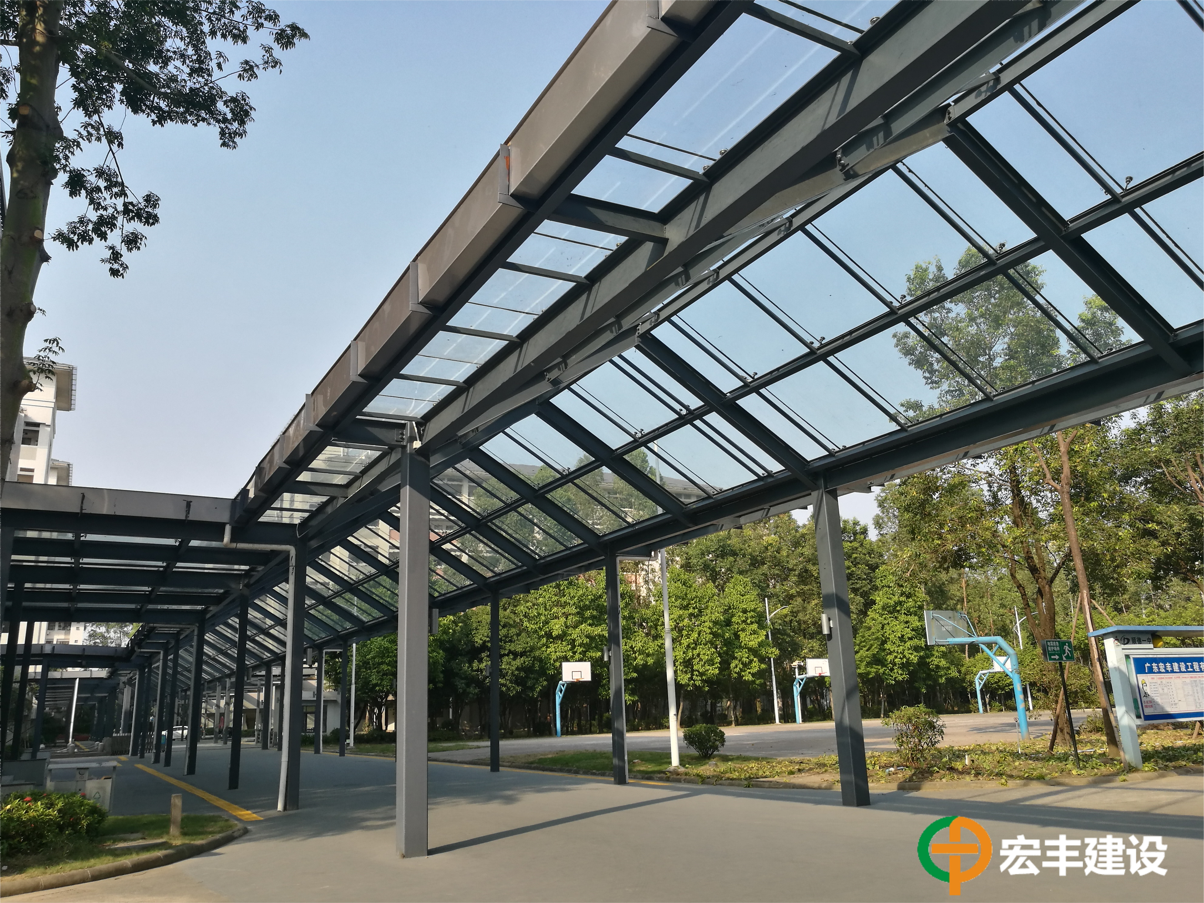 佛山市順德第一中學(xué)修繕工程（風(fēng)雨連廊建設(shè)）
